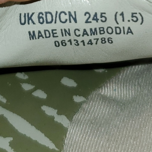 Clarks Black Patent Leather ladies Brogues - Picture 9 of 9